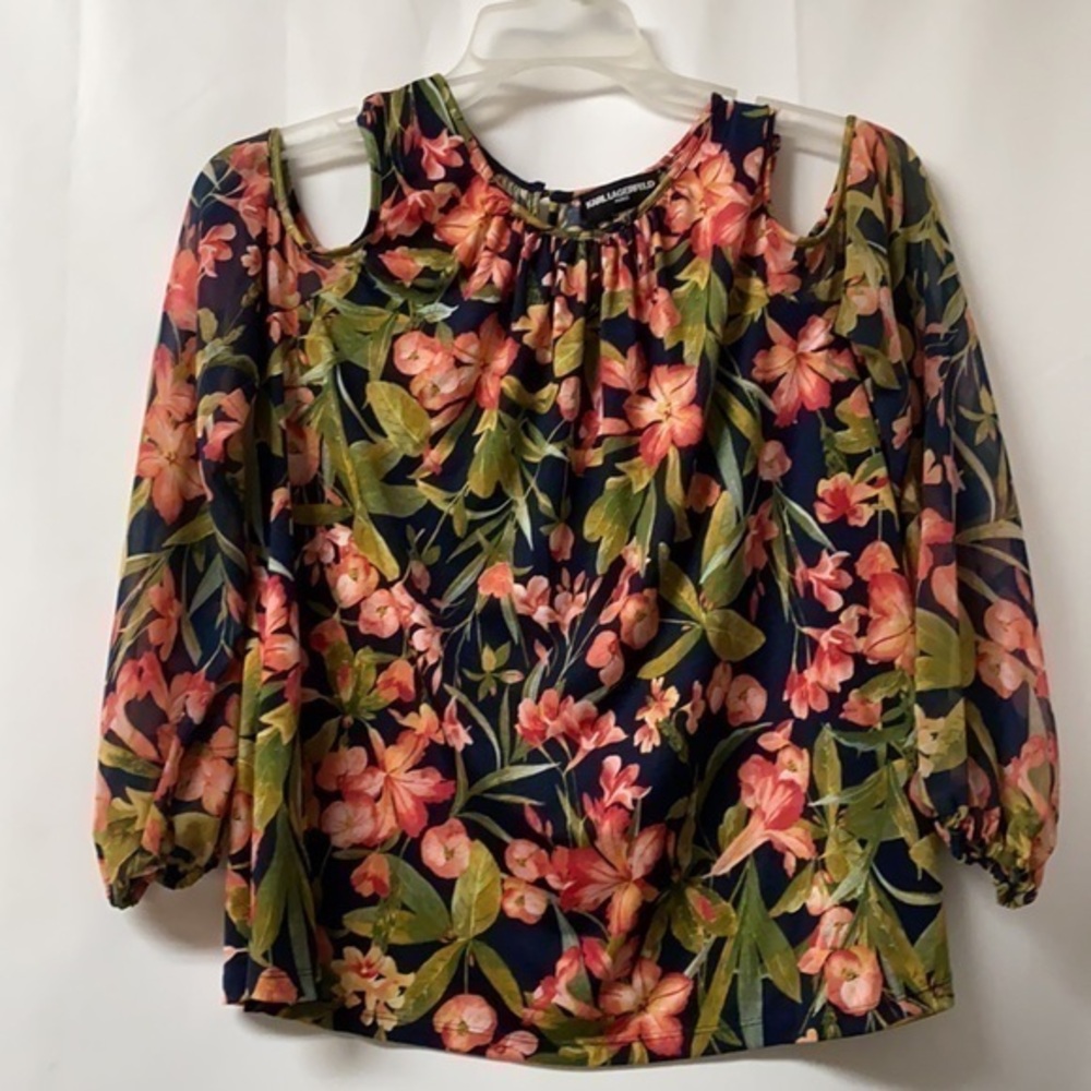 Karl Lagerfeld floral long sleeve‎ Cold Shoulder Top women’s size small (Y-8)